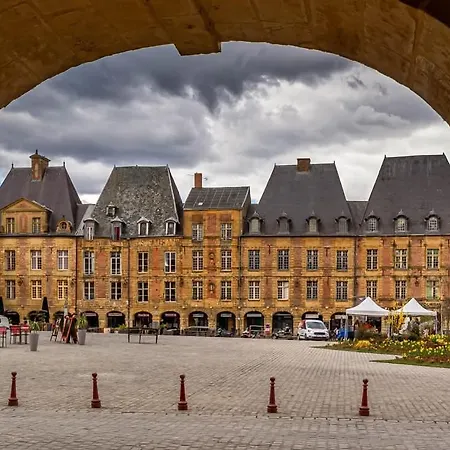 Terre - 1st Floor - Center - Train Station 5 Minutes Away Charleville-Mézières