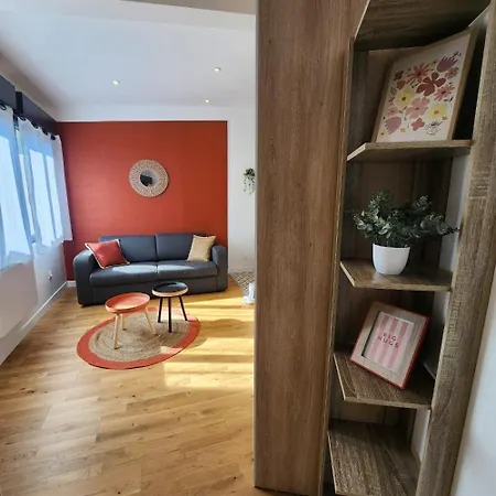 Terre 1st Floor Center Train Station 5 Minutes Away Appartement *