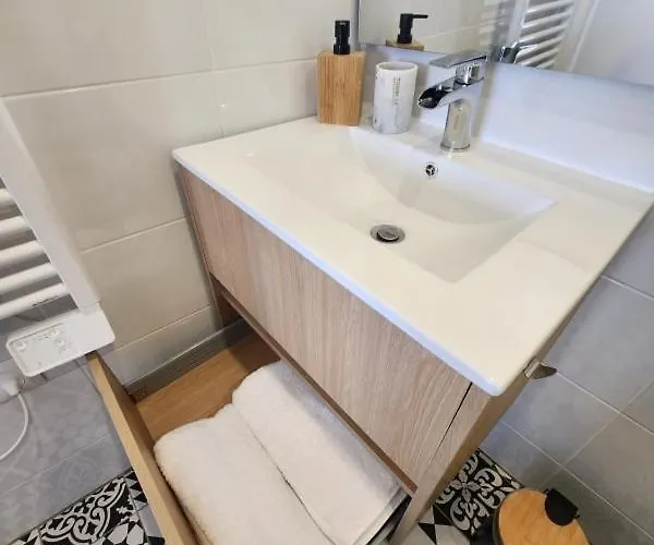 Apartment Terre - Train Station 5 Minutes Away - Center - 1st Floor - Charleville-Mezieres