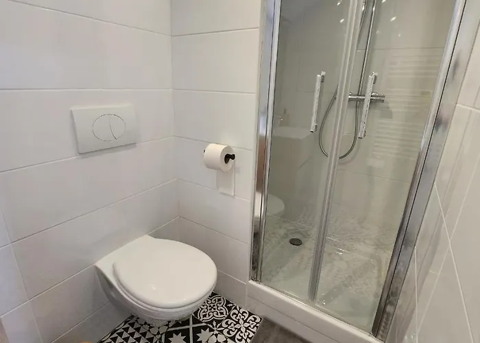 Apartment Terre - Train Station 5 Minutes Away - Center - 1st Floor - Charleville-Mezieres